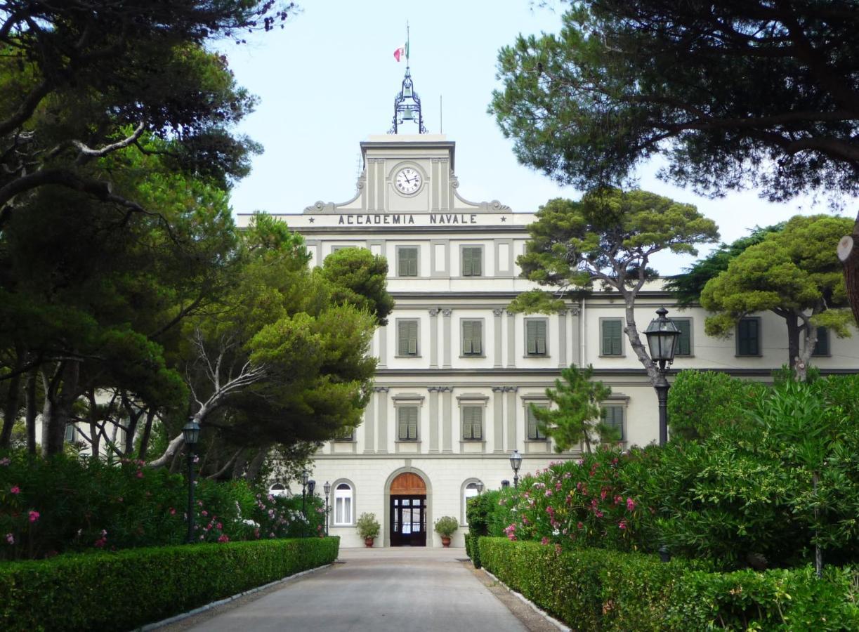 Апартаменты Sunnyside Accademia Ливорно Экстерьер фото